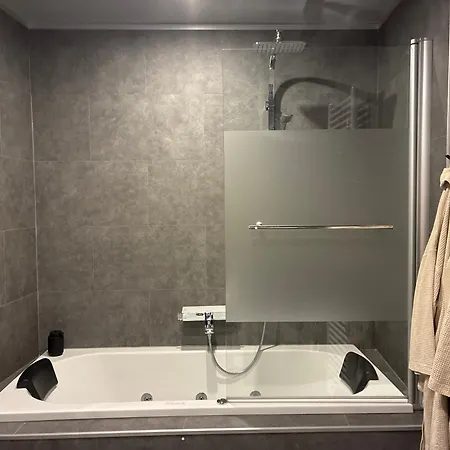 L'entre 2 - Jacuzzi Privé -sauna-balnéo Amay