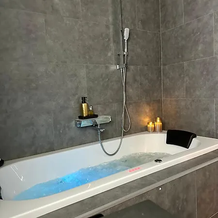 Pensión L'entre 2 - Jacuzzi Privé -sauna-balnéo 4*