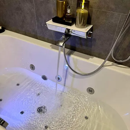 L'entre 2 - Jacuzzi Privé -sauna-balnéo Pensión 4*